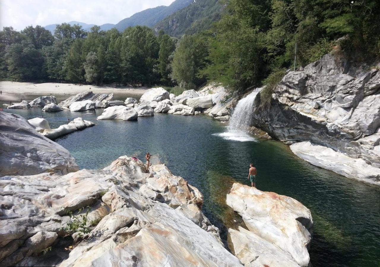Hotel Al Fiume Tegna Bagian luar foto